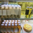 홍원청과 | 성수 딸기 케이크가 맛있는 마를리까페