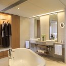 럭셔리 뷰(view)모텔 | 르네상스 하버뷰 홍콩 (Renaissance Hong Kong Harbour View Hotel)– 완차이 해안에 자리한 클래식 럭셔리