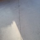 데크 슬라브 & 방사형크랙이 심한 콘크리트 바닥 폴리싱마감 이미지