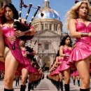 Watch Strangers React to Female Bagpipe Band in Mexico 이미지