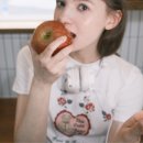 티지나SM | [위시리스트] 화이트 프린팅 반팔 티셔츠: 여자 반팔 티셔츠, 레터링 티셔츠, 그래픽 티셔츠, 귀여운...