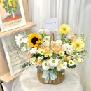 주정차단속-124 | 124) 파주 운정 꽃집 오늘도 꽃 : 화사한 노란톤 피치톤 생신 축하 중형 사이즈 꽃바구니 / 동패동 꽃집...