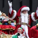 산타 복장한 산타클로스가 전 세계 도시에 등장 이미지