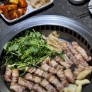 이래도안올래 | [서울/금천구/가디역 맛집] 두껍삼 가산디지털단지역점 :: 또 가고싶은 백묵은지 미나리 숙성 삼겹살 맛집