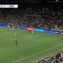 [LAFC vs 케레타로] 델가도, 동점골 노려봤지만 많이 뜨는......gif 이미지