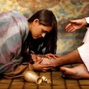 2022. 4. 11. 성주간 월요일(요한 12,1-11)『마리아가 예수님의 발에 향유를 붓다.』 이미지
