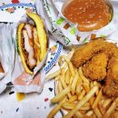 맥도날드 앞 버스정류장 이미지