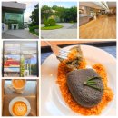 블루라떼(A) | 광주 동구 동명동 518 민주광장 대형 카페 커피 밀크티 블루리본 맛집 진정성(주차장)