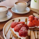 이수역 5번출구 교통섬 구산타워 앞 | 이수역맛집 더커피타워 방배점 생딸기와플이 맛있는 사당맛집 추천