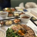주식회사 현대푸드시스템 | [압구정/푸드코트] 압구정 현대백화점 푸드코트 도슬박, 돼지목살갈비구이, 돼지고기김치찜 내돈내산 후기