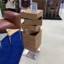 정리수납 홈스타일링_수납정리 & 홈케어 | 밋밋한 거실 홈스타일링 살리는 꿀팁: 회전하는 수납 가구 하나면 충분합니다.