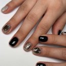 네일 트렌드 따라잡기 | 신사역 네일 아트 추천: 블랙네일과 크롬하츠네일몰드 트렌드 따라잡기
