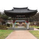 무위사 주차장 이미지