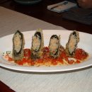 crab meat tempura and tomato relish 이미지