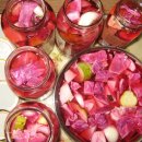 피클+피자+닭튀김+감자튀김+토마토쥬스 이미지