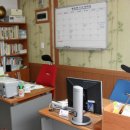 버스정류장 옆 이미지