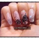 꽃나비 네일 이미지