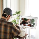 스마트폰 사업 때려치운 LG 근황 세로화면비율 모니터 스탠바이미 승승장구 아이돌 덕후 무대직캠 감상...