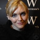 "소피 달" Bond Street Cristmas Lights &amp; 그녀의 책 'Playing with the Grown-ups' 사인회 (11.22) 이미지
