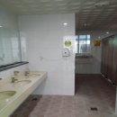 자유시장 화장실 이미지