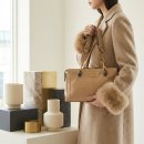 발렌티노 판테아 숄더백 후기: IVE 레이·리즈가 선택한 2026 잇백(It-Bag)