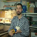 (HL-의학/건강/운동) Two Belarusian Men Invent Simple Prosthetic Arm 이미지