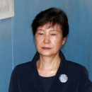 Police raid blogger‘s office in opinion rigging probe 이미지