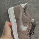 삼성래미안세탁 | 나이키 에어포스1 밍크 브라운 스웨이드 기름 얼룩 세탁 사례