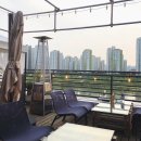 door to the terrace(도어 투더 테라스)