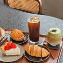 GS25음성금왕점 | 음성 금왕 카페 추천 디저트 쌀 소금빵 맛집 ‘카페 유지’ 분위기 좋은 저수지 카페 산책하기 좋아요