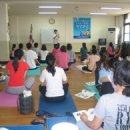 바른 자세 요가 이미지