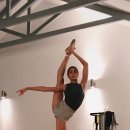 성인 발레스트레칭 이미지