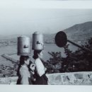 물동이 이고 가는  이미지