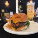 [신사역 데이트] ‘패티앤베지스 타번’ 친구랑 존맛 외치던 미국식 버거 맛집(위치, 메뉴추천)