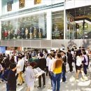 유니클로 앞 이미지