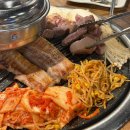 근본돼지식육식당