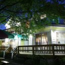 물안개피는 강가펜션 이미지