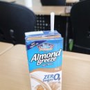 든든한스토어 | 아몬드브리즈 커피 30kcal 가벼운 식물성음료 든든한 비건음료 후기