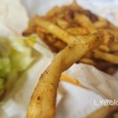 맘스터치앤피자우산점 | 주말 홈캉스 배달 맛집, 맘스터치앤 피자 '불고기 대파크림치즈엣지 피자' & 부동의 원탑 '싸이버거...