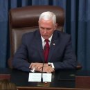 GOP Sen. Kelly Loeffler: 'Not familiar' with Trump's infamous 2005 'Access 이미지