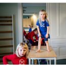 아이슬란드의 한 유치원은 성평등을 위해 “여아는 씩씩하게, 남아는 상냥하게" 교육한다 이미지