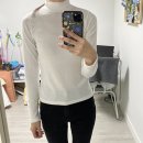 <b>메롱</b><b>샵</b> 컬러미 반폴라 티셔츠 / 기모 부츠컷 흑청 팬츠 후기