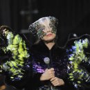 ​내 음악이 전쟁에 쓰인다고? 음악가들이 스포티파이를 떠나는 이유! 이미지