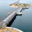 電所),영어: Sihwa Lake Tidal Power Station)는 경기도 안산시 단원구 대부동동에 위치한 조력발전소이다.