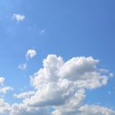 파아란 하늘에 하얀 구름이 넘 예쁘네요. 이미지