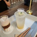 크림일기 | [부산 영도 카페 ☕ 무명일기 / 폐공장 감성 창고카페 / 목화크림라떼 내돈내산 솔직후기]