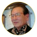 (주)청암홈 | [시 감상] 대합실의 밤 쨍한 햇살은 어둠 속으로 스며들고/ 조육현 시인 2025-08-13 [16:29]