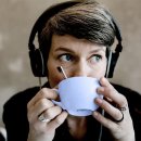 커피와 AI 음악이 생산성과 인지력 향상에 도움이 될까요? 이미지