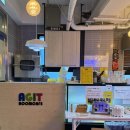 아지트PC카페 | 토스트 무제한, 만화책 가득한 강남역 아지트 룸카페 가성비 추천