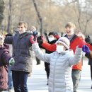 鞍山日报--中国鞍山219공원에서 "비정상회담"출연진 이미지